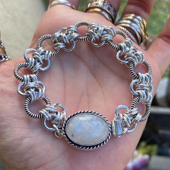 Maille moonstone bracelet . Handmade maille chain & genuine moonstone gem clasp - Picture 7 of 16